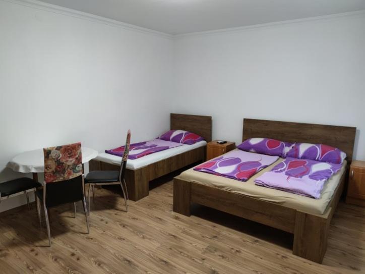Emese Apartman ไฮจ์ดุสโซบอสโล ภายนอก รูปภาพ