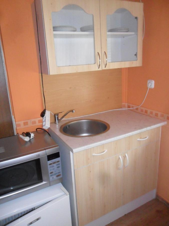Emese Apartman ไฮจ์ดุสโซบอสโล ภายนอก รูปภาพ