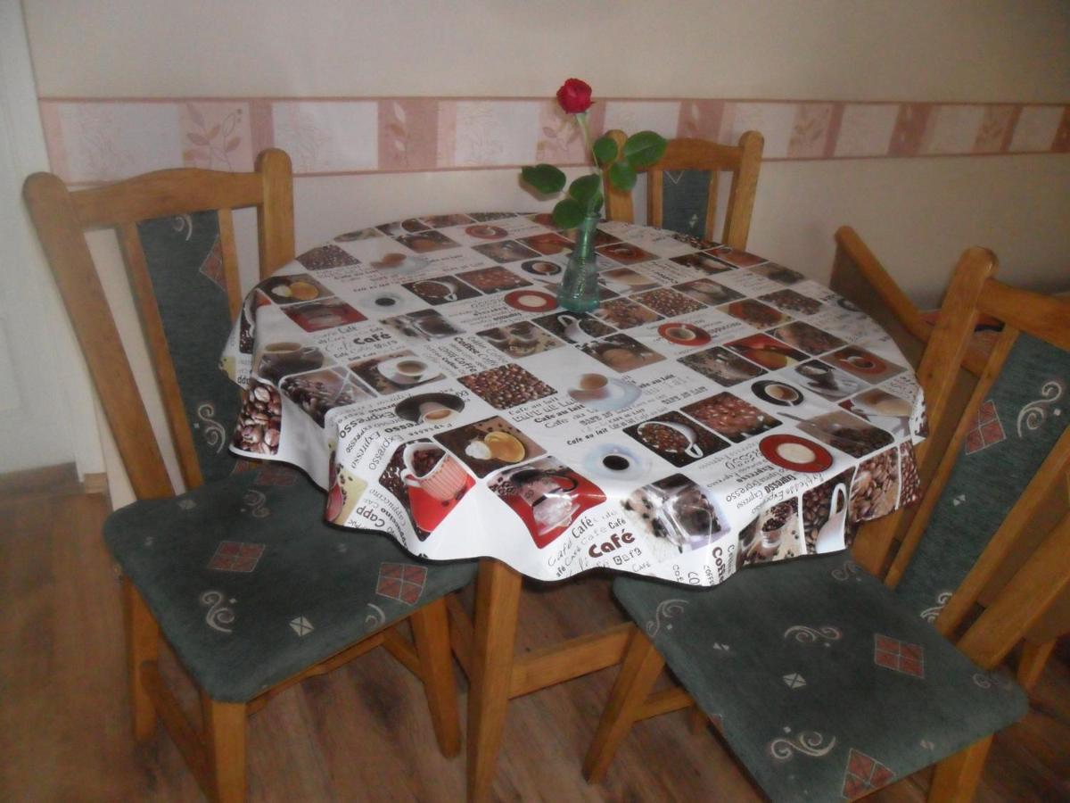 Emese Apartman ไฮจ์ดุสโซบอสโล ภายนอก รูปภาพ